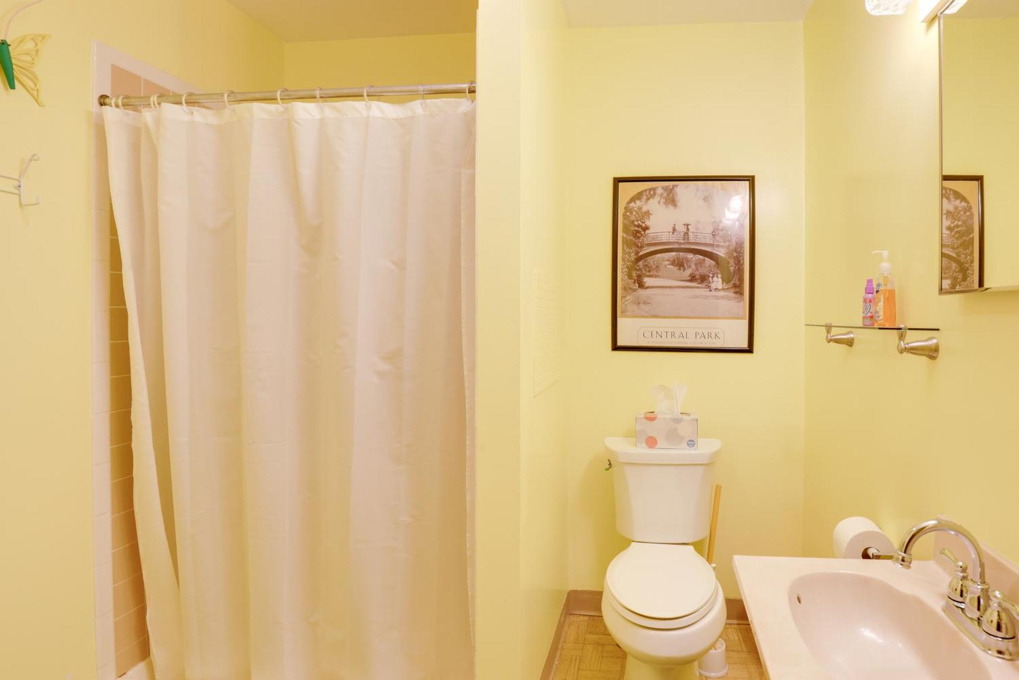 Lawrenceville Apartment With Deck Near Gaming Lands! Luaran gambar