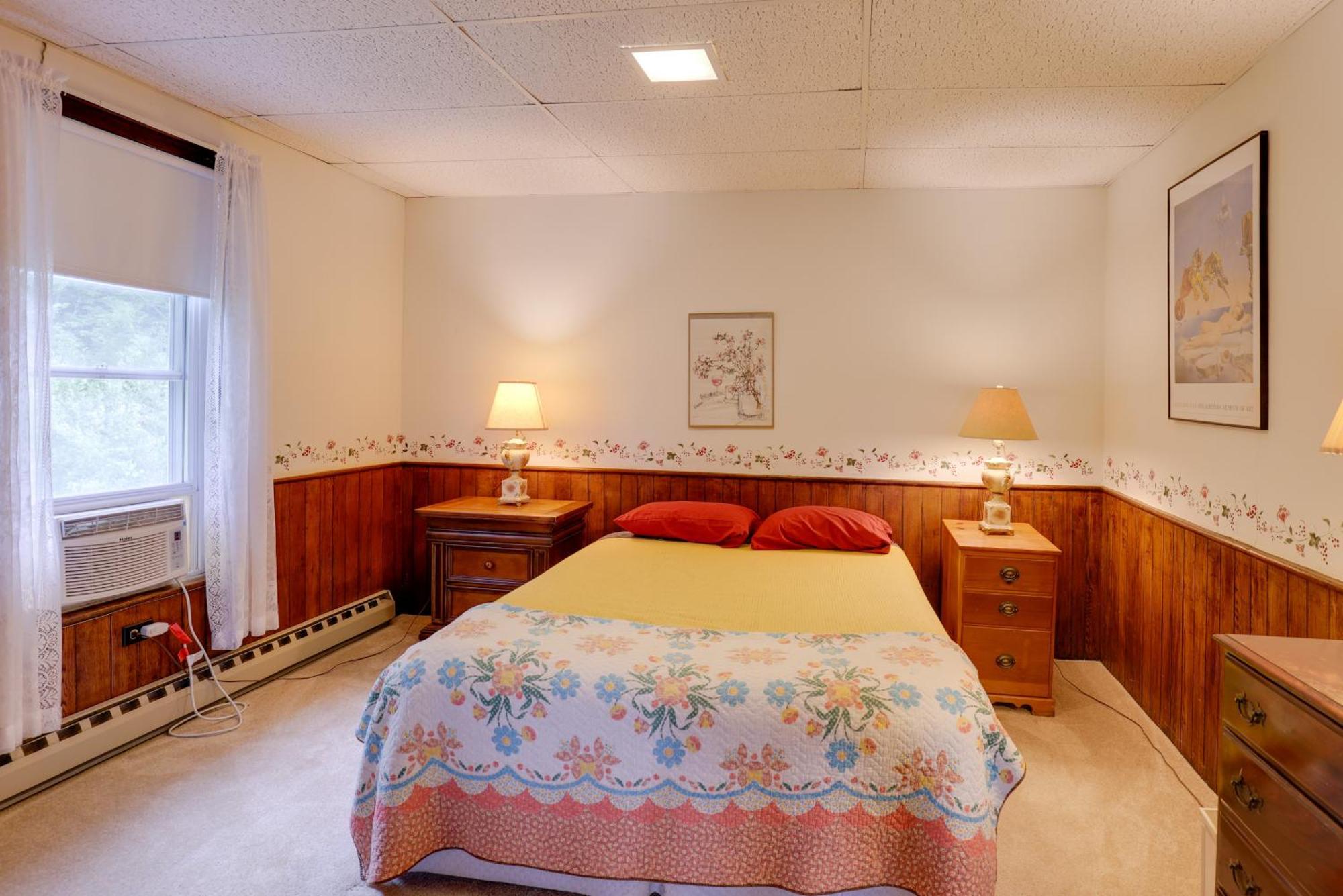 Lawrenceville Apartment With Deck Near Gaming Lands! Luaran gambar