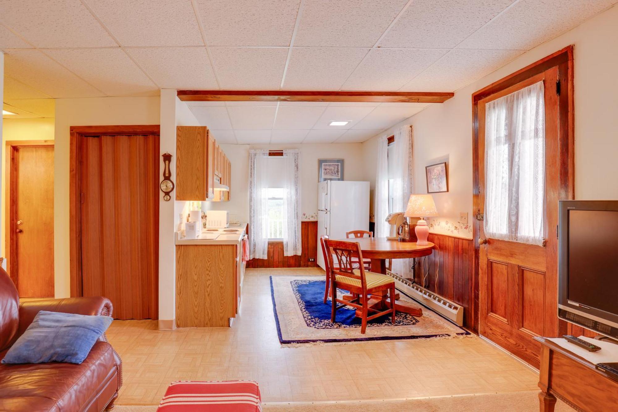 Lawrenceville Apartment With Deck Near Gaming Lands! Luaran gambar