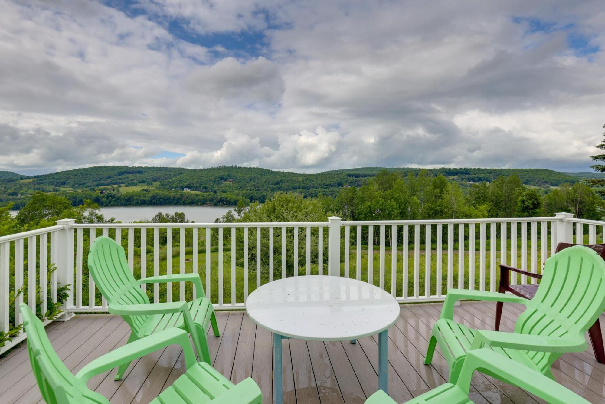 Lawrenceville Apartment With Deck Near Gaming Lands! Luaran gambar